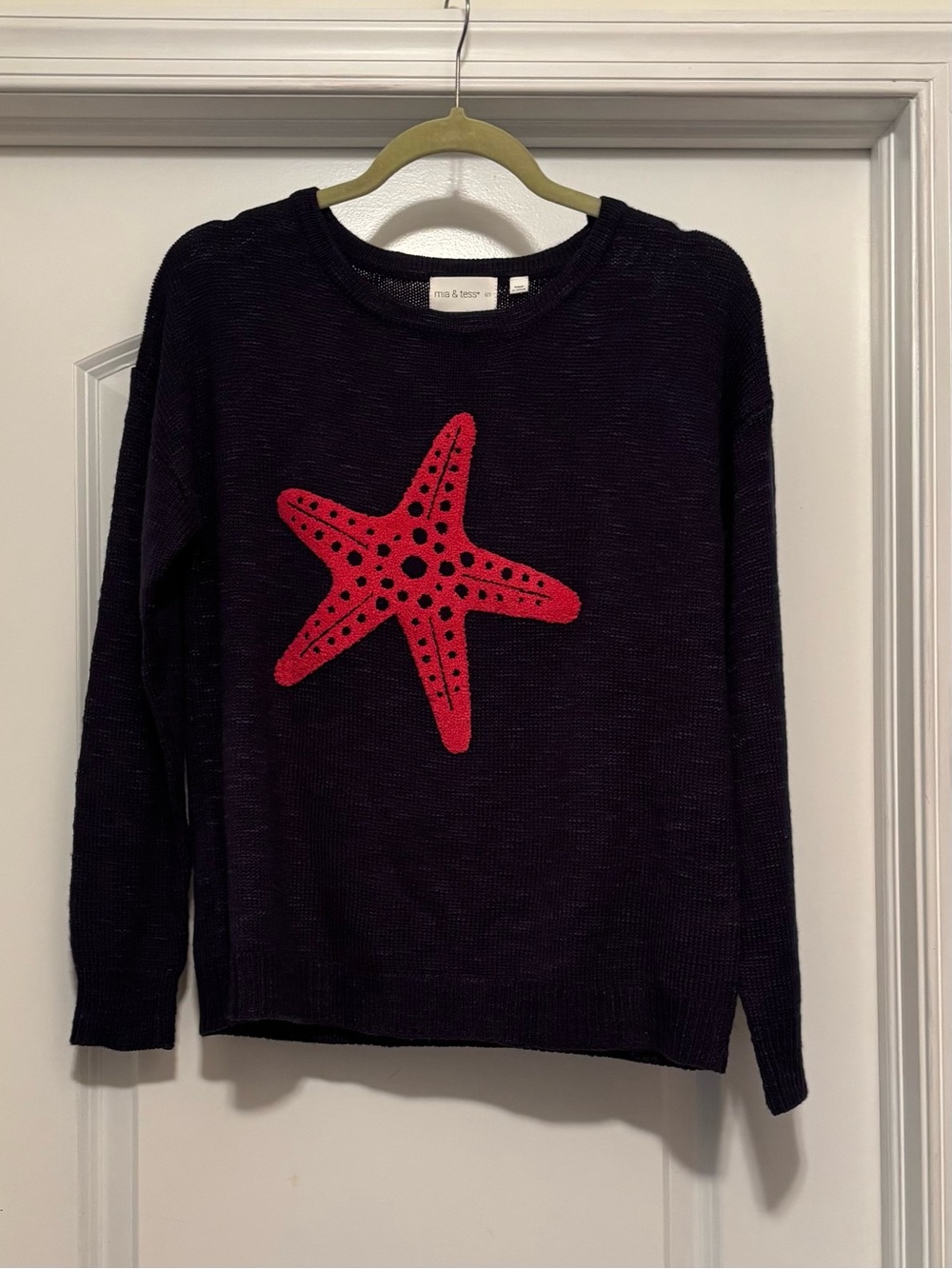 NWOT Navy blue Mia & Tess sweater with Pink starfish graphic
